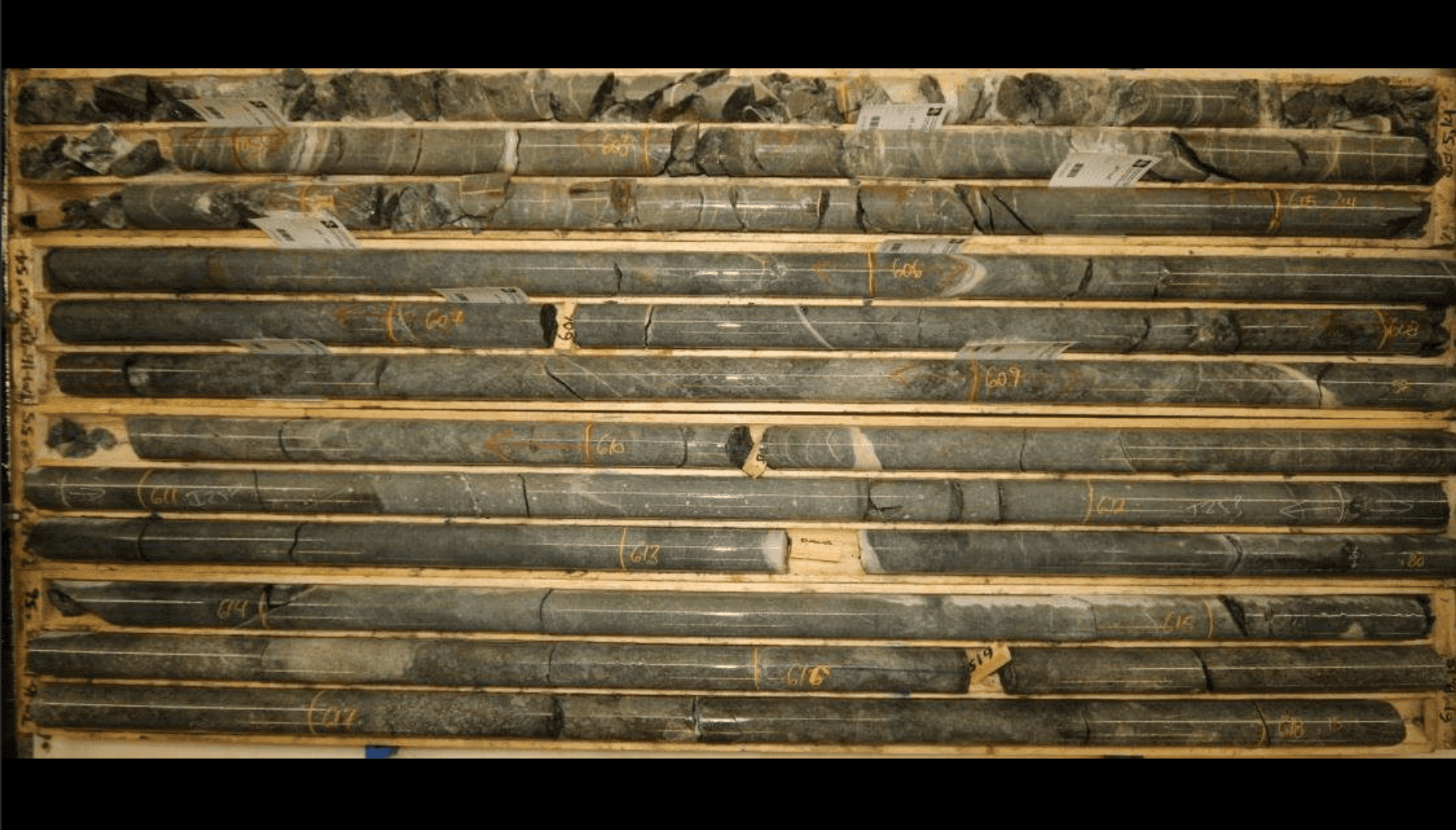 Integra Gold Intercepta 19,81 g/t de Ouro em 19,0 m (Sem Limite) em Triangle e Inicia um Programa de Perfuração de 2.500 m no Primeiro Alvo do Desafio Gold Rush