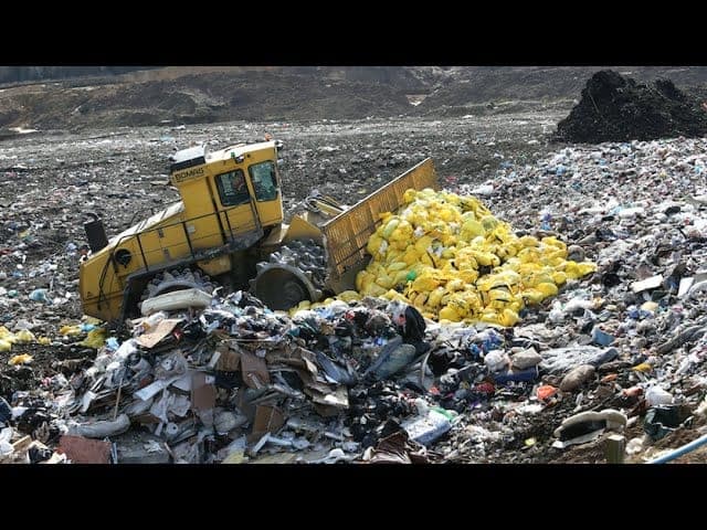 Dentro do Laboratório Que Poderia Resolver o Problema Mundial dos Plásticos